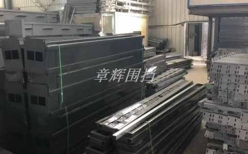 金屬圍擋安裝費多少錢一米? 金屬圍擋安裝費多少錢一米?