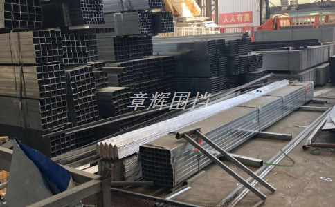 金屬圍擋是否可以自定義內(nèi)容？