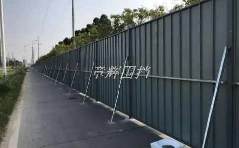 比較pvc圍擋與傳統圍擋的差異和優勢在哪里？（深入探討pvc圍擋與傳統圍擋的區別及其特點）